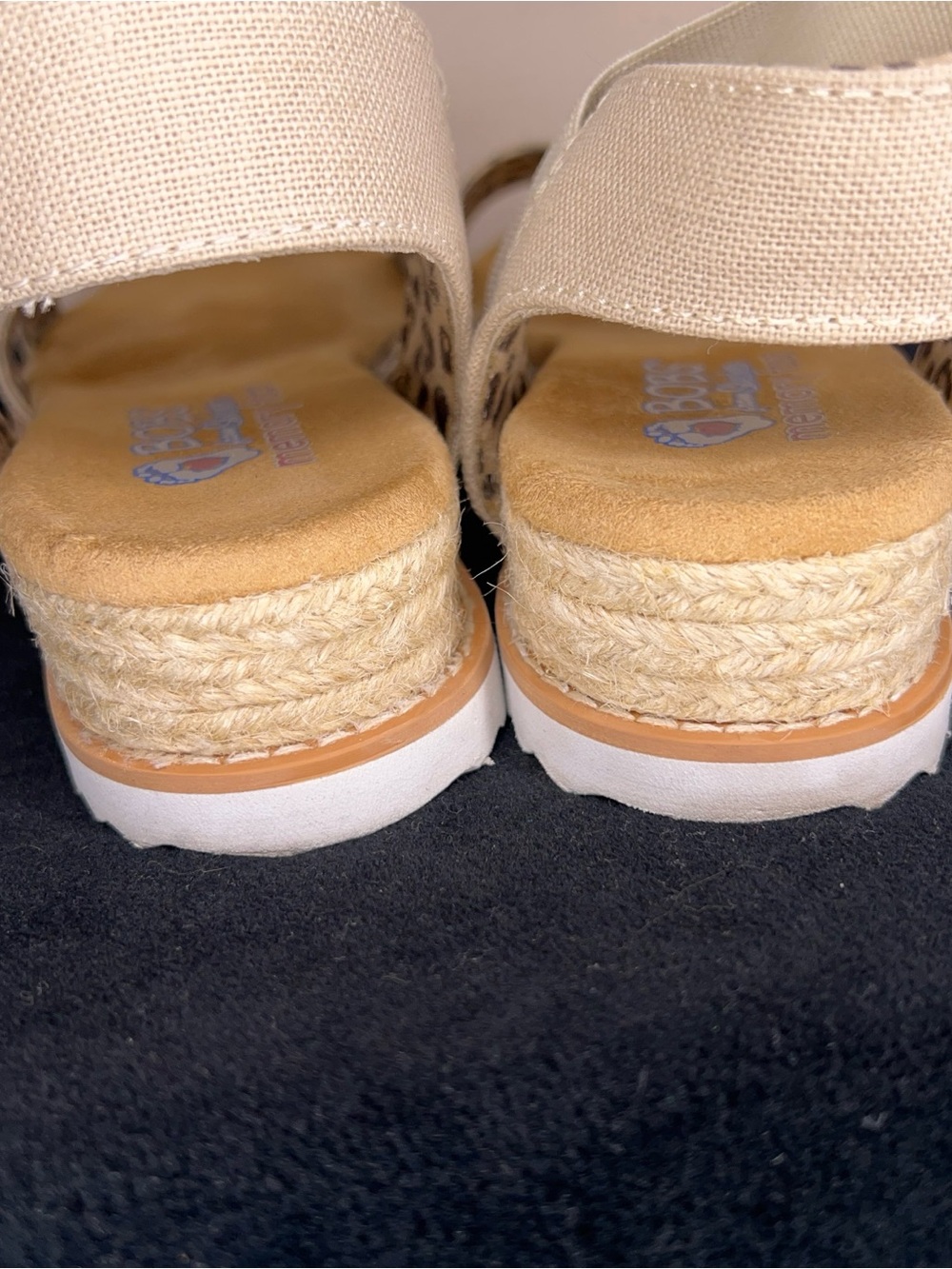 Size 6 Women’s Bobs Sandals Beige Tan Comfort Memory Foam Espadrilles - Picture 5 of 15